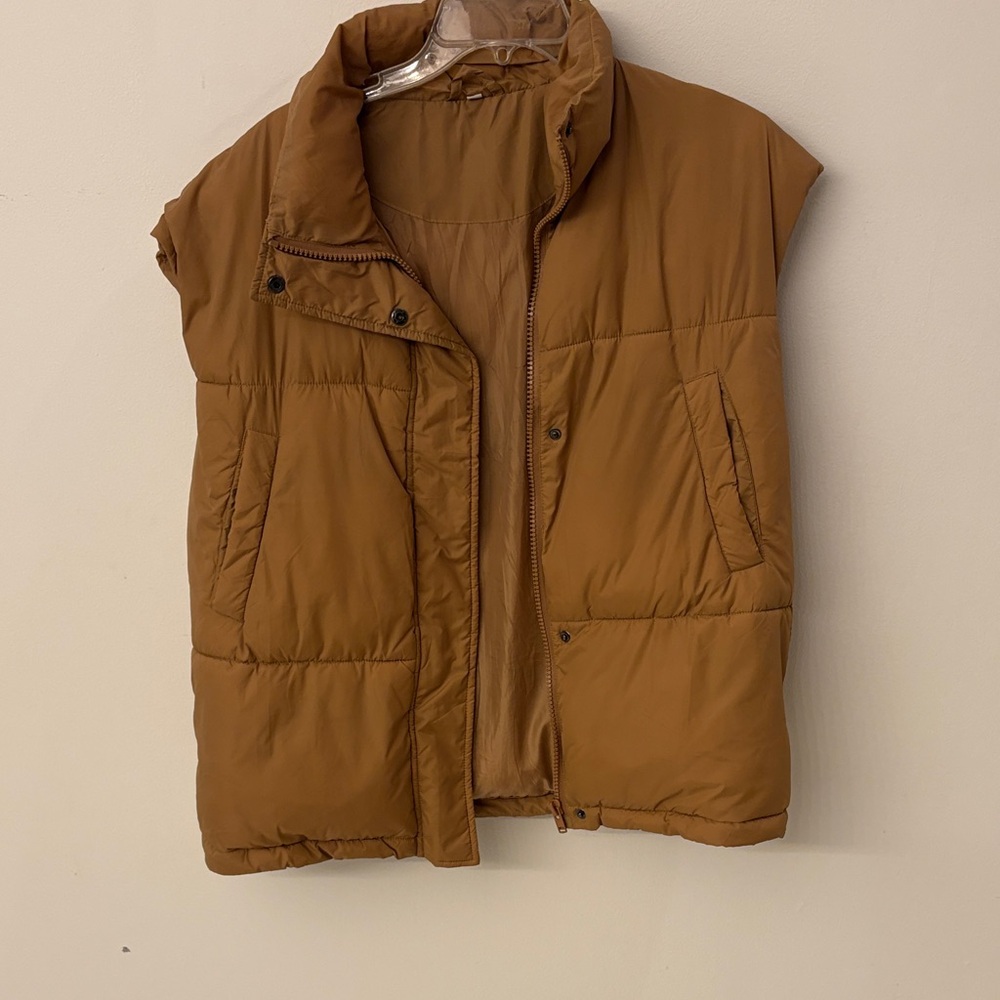 Amazon Women's Tan Puffer Vest